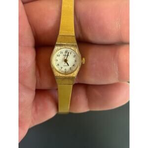 Vintage Pulsar V233-0390 Gold Tone Womens Watch! New Battery!